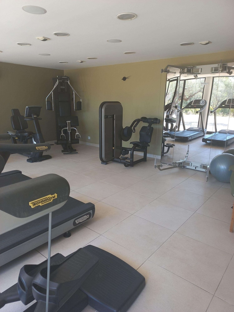 Mercure Brignoles Golf de Barbaroux and Spa 43/73