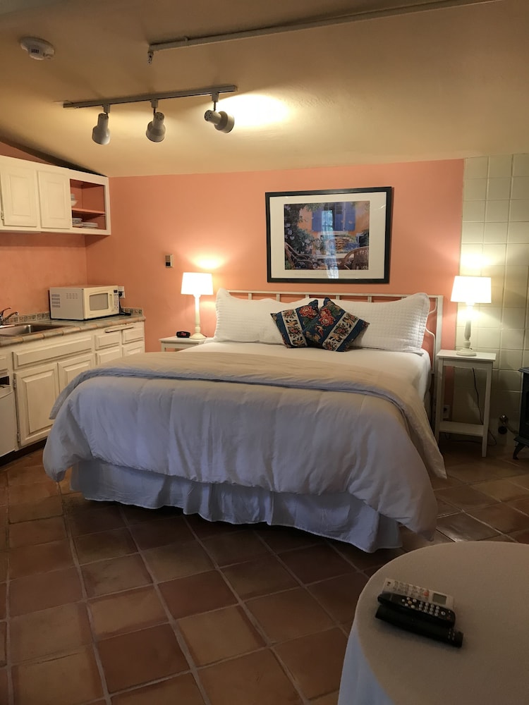 Napa Inn 16/50