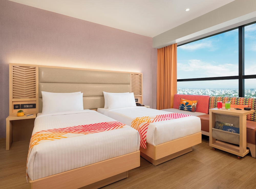 Deluxe Twin Room Airport View
