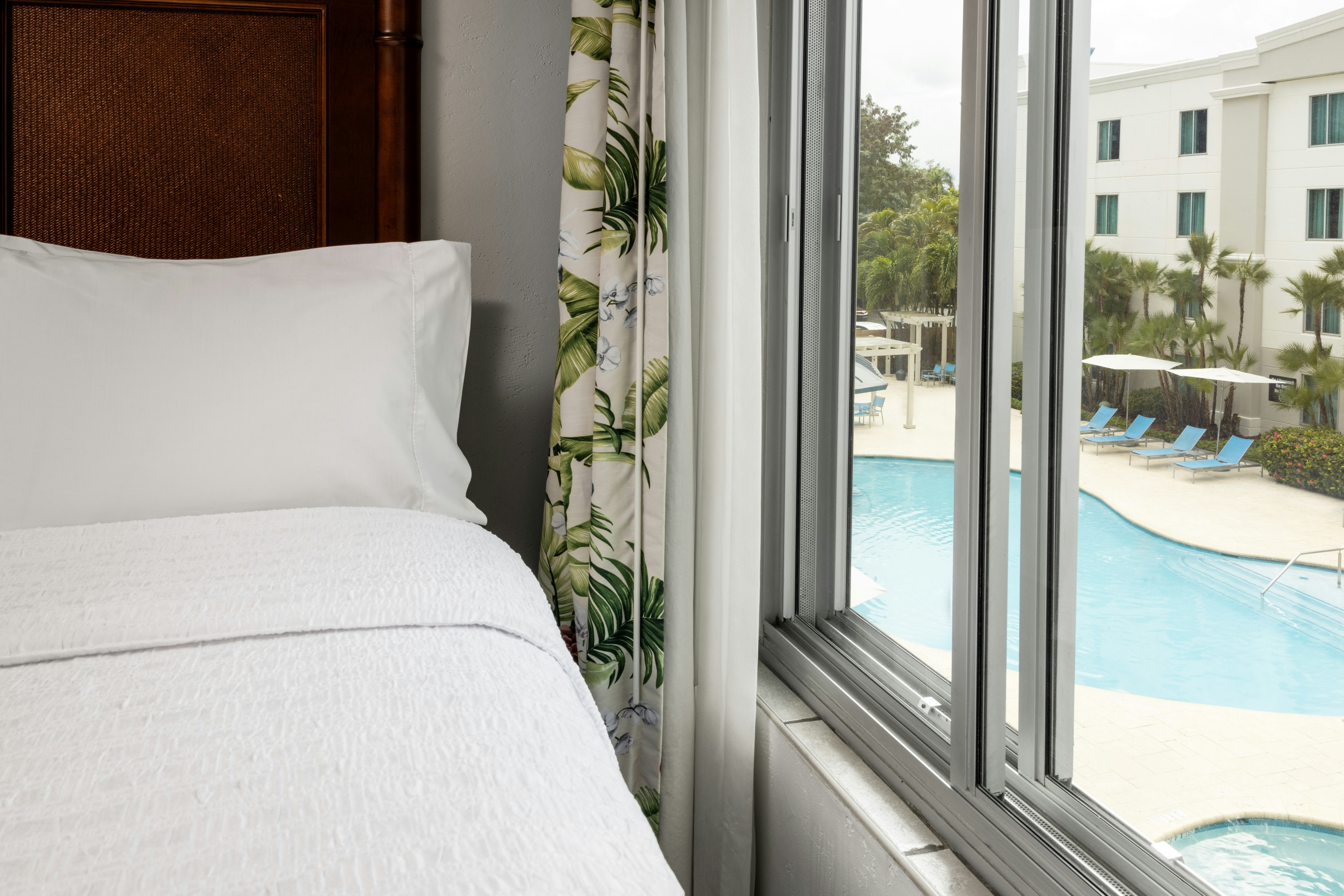 Room, 2 Double Beds, Pool View, Hampton Inn Suites San Juan 2/4