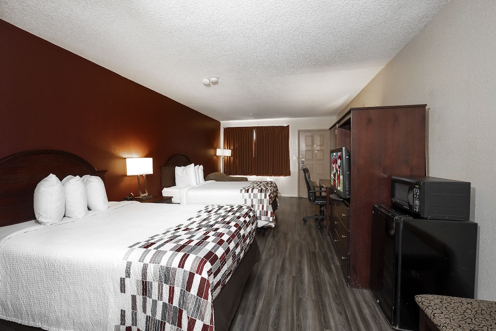 Econo Lodge Childress, TX 14/51