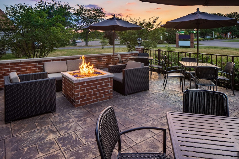 DoubleTree by Hilton Ann Arbor North (ex Holiday Inn Ann Arbor-Near The Univ. Of Mi) 29/49