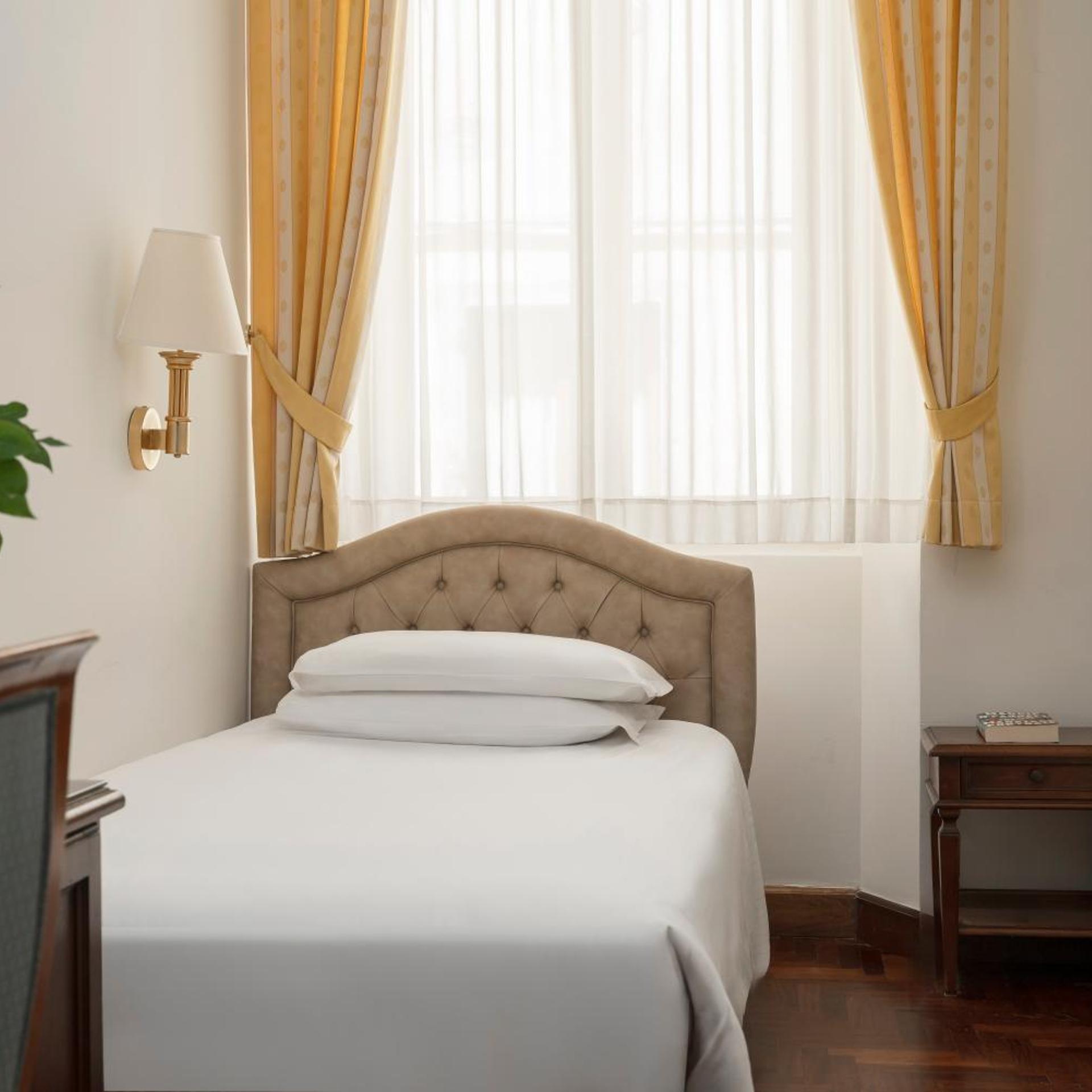 Room, Single, Boccaccio 4/8