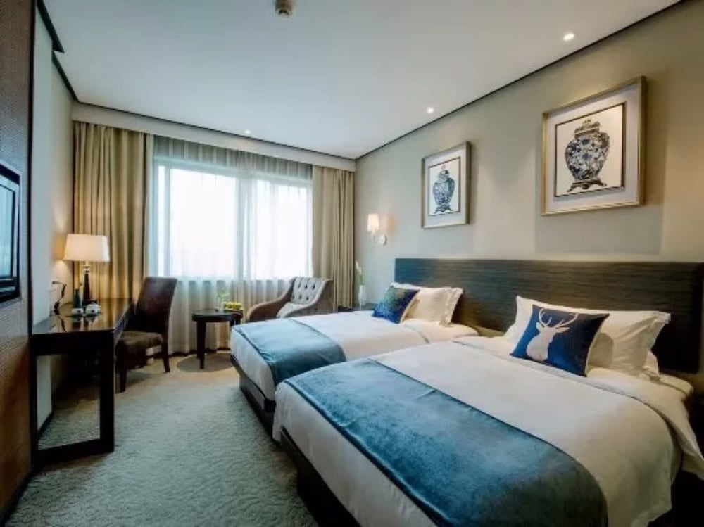 BYLAND WORLD HOTEL 13/50