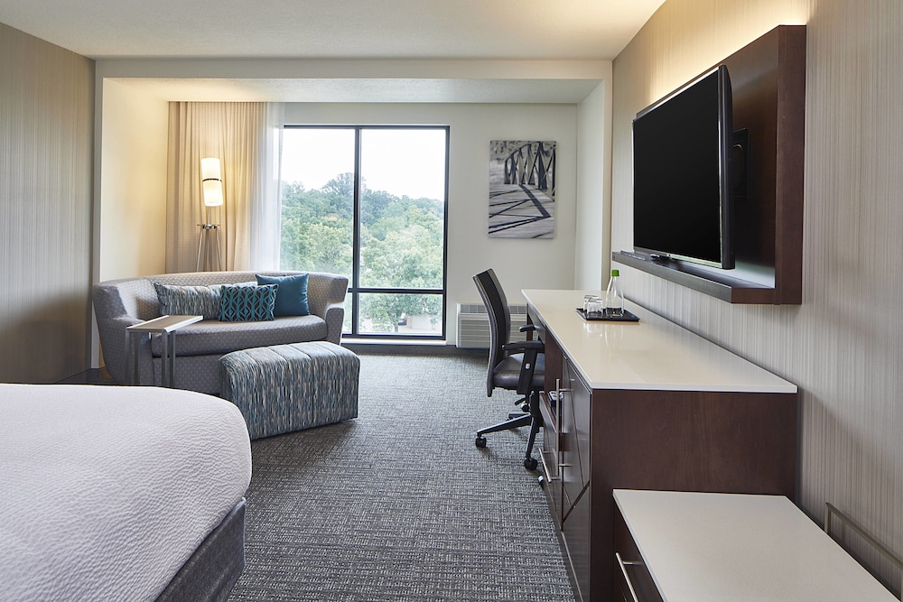 Courtyard By Marriott Minneapolis West 34/51