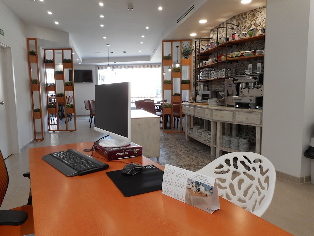 Hostal Gran Via 33/40