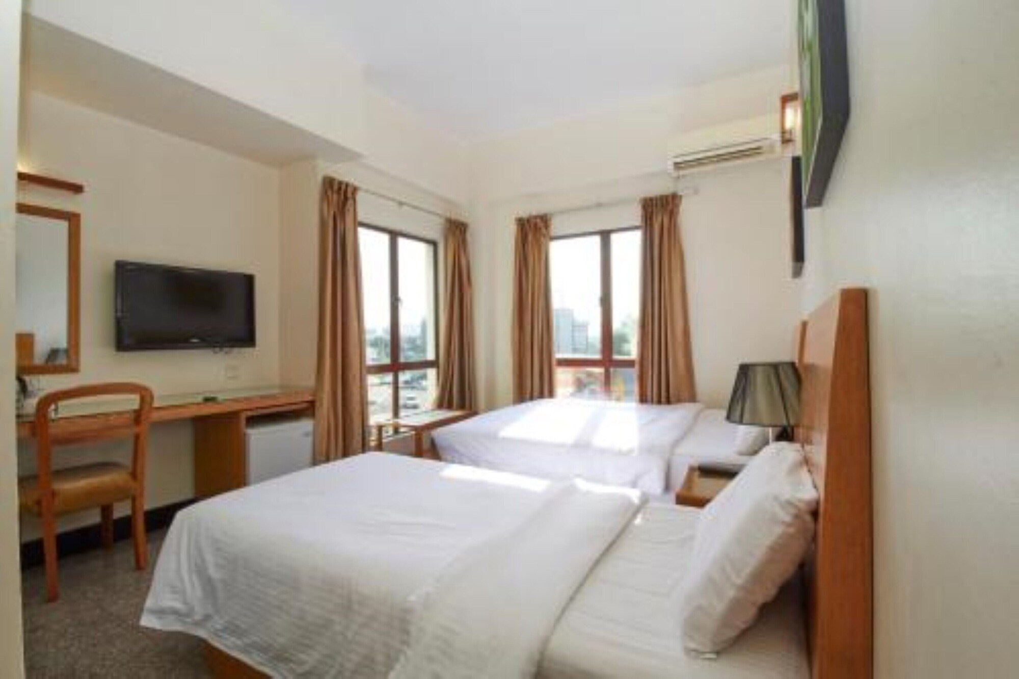 غرفة عائلية ثلاثية بسرير مزدوج وسرير فردي، Hotel Kepong 6/10