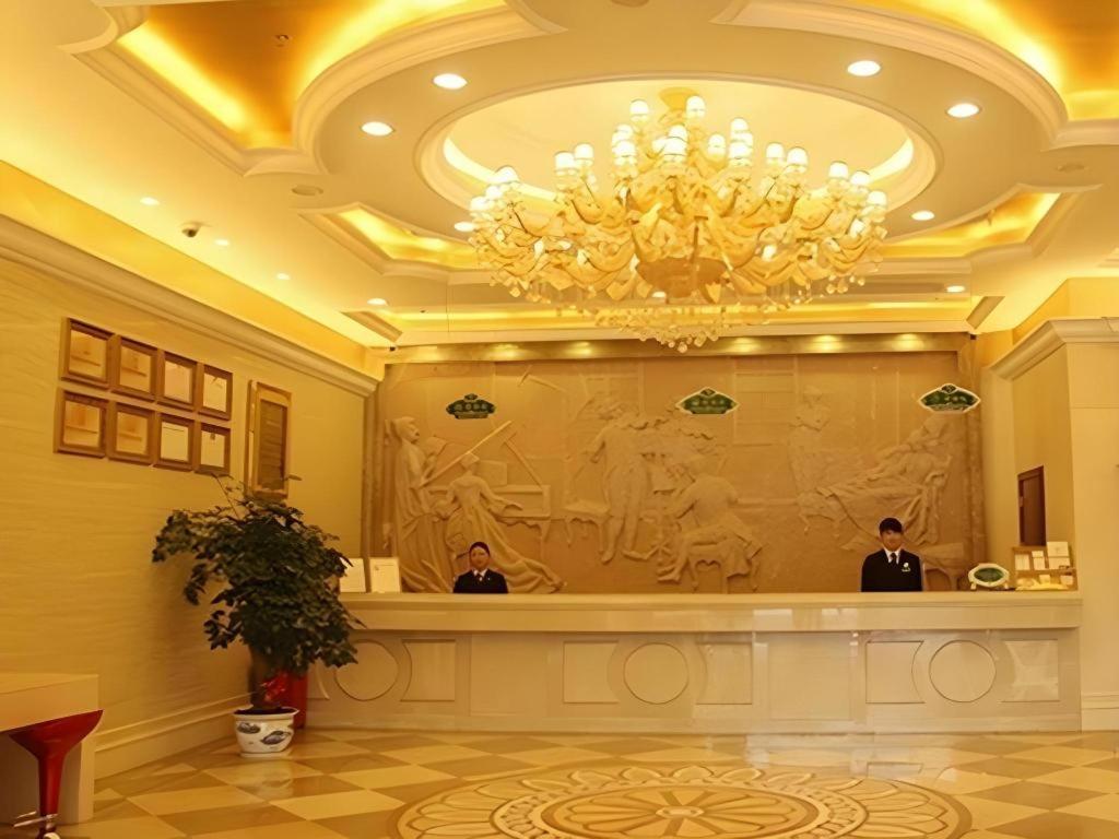 Vienna Hotel (Shenzhen Convention and Exhibition Center, Fuhai Qiaotou) 21/63