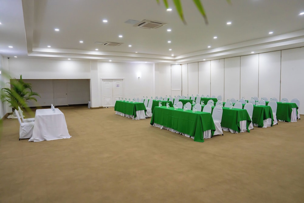 Coral Costa Caribe Beach Resort - All Inclusive 91/101
