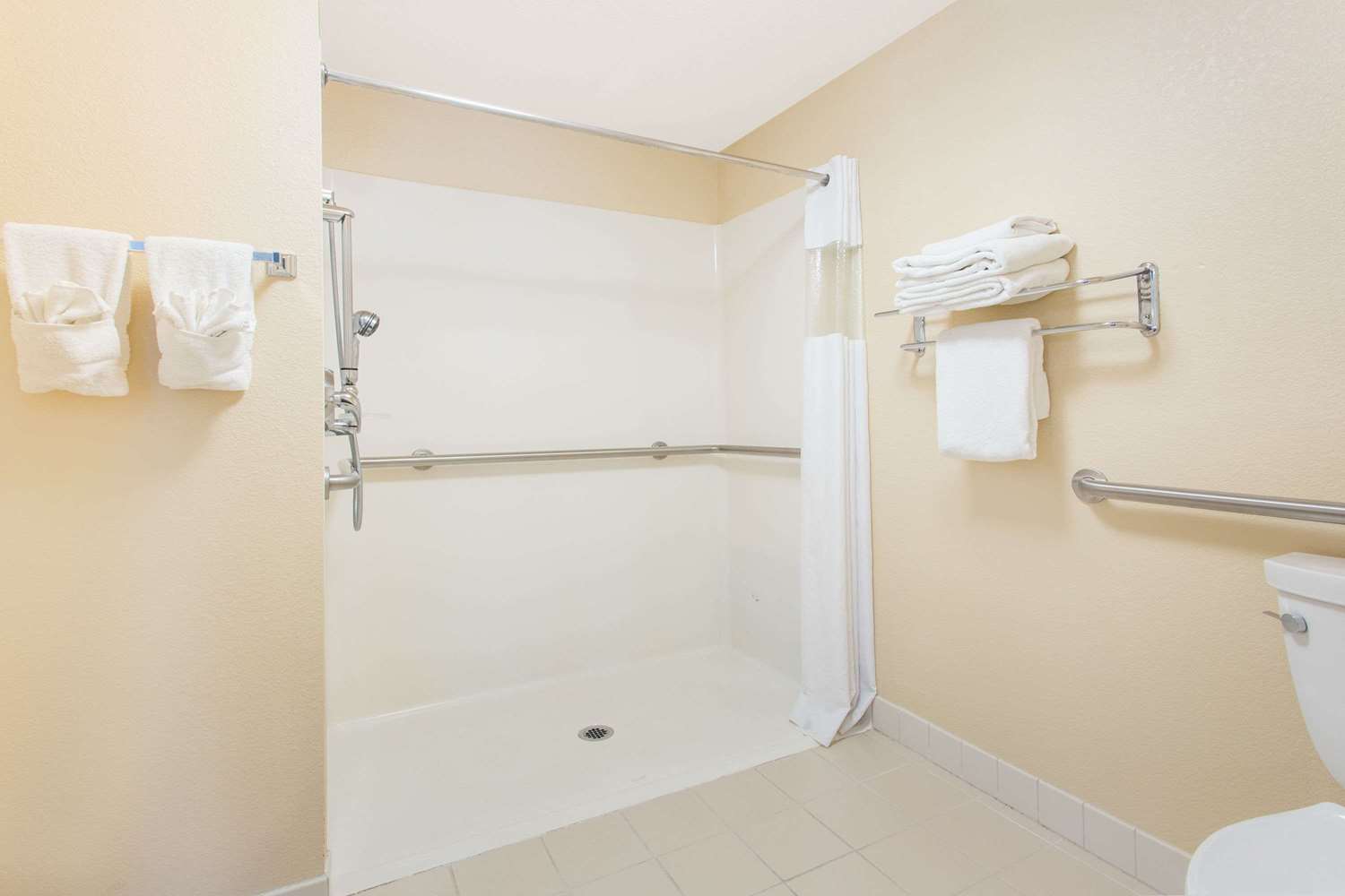 Baymont By Wyndham Plymouth 9/10