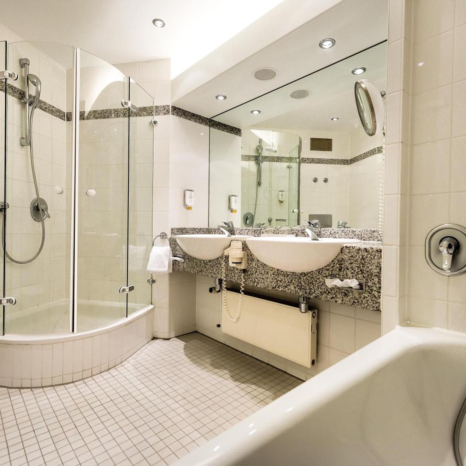 Suite, Seminaris Sunday Hotel Leipzig West 8/12
