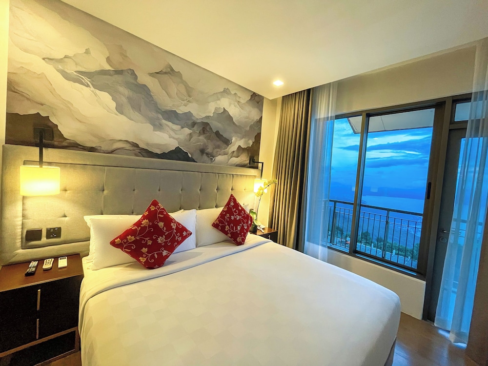 SUPERIOR, KING BED