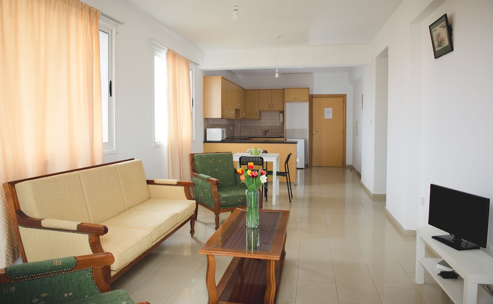 Valentinos Apartments 24/47