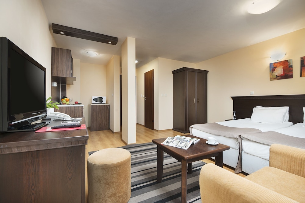 Sg Royal Park Spa Complex 8/30
