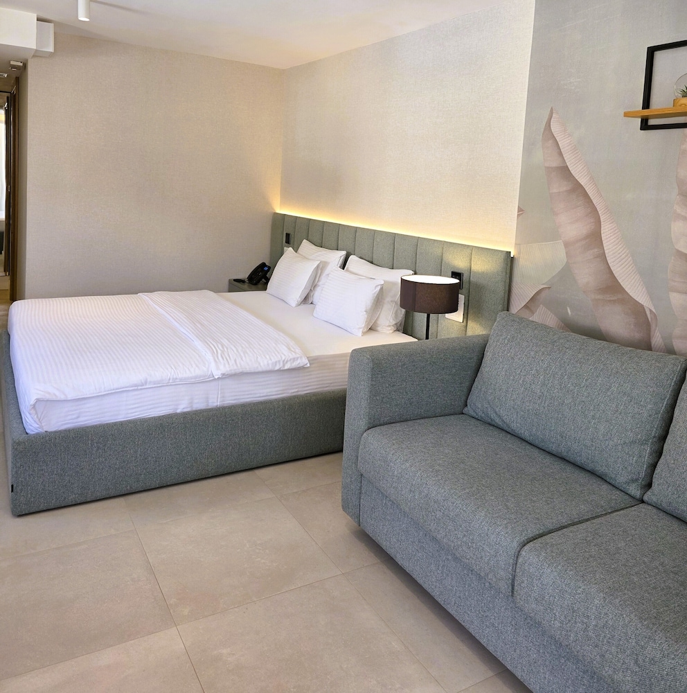 The New Mediteran Hotel Villa Edition 27/65