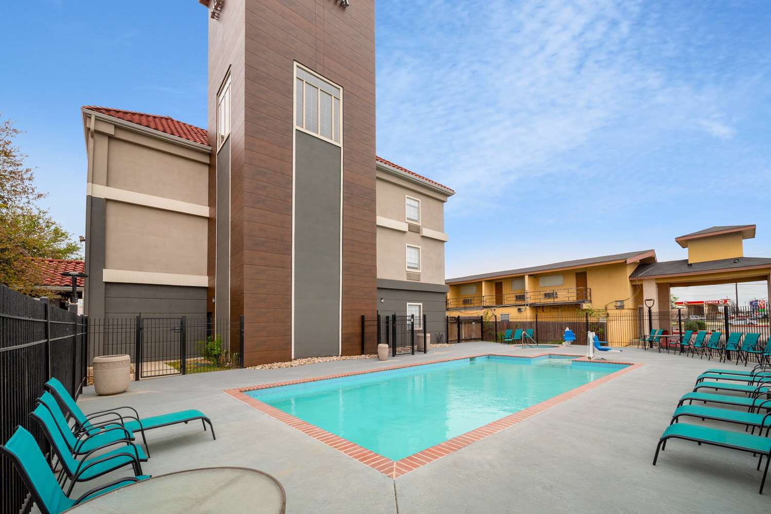 La Quinta Inn Suites New Braunfels 5/50
