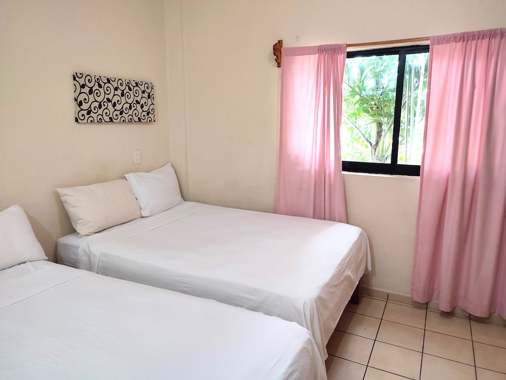 Hotel Ashly 18/57