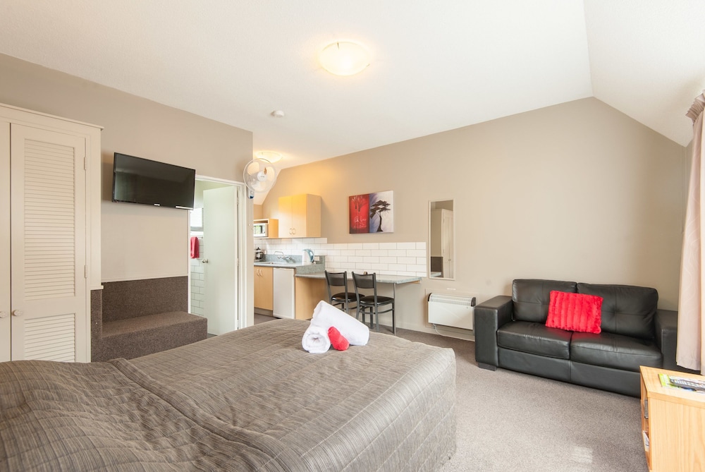 Manuka Crescent Motel 27/63