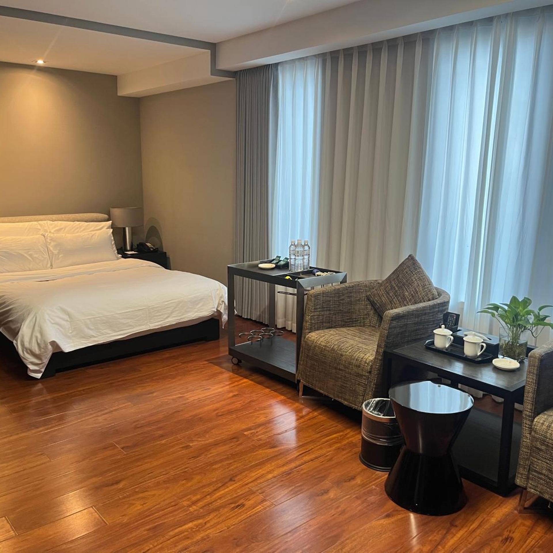 Feature, Double Bed, No Window