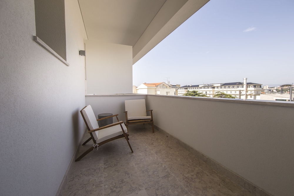 Somewhere Estoril Guesthouse 11/35