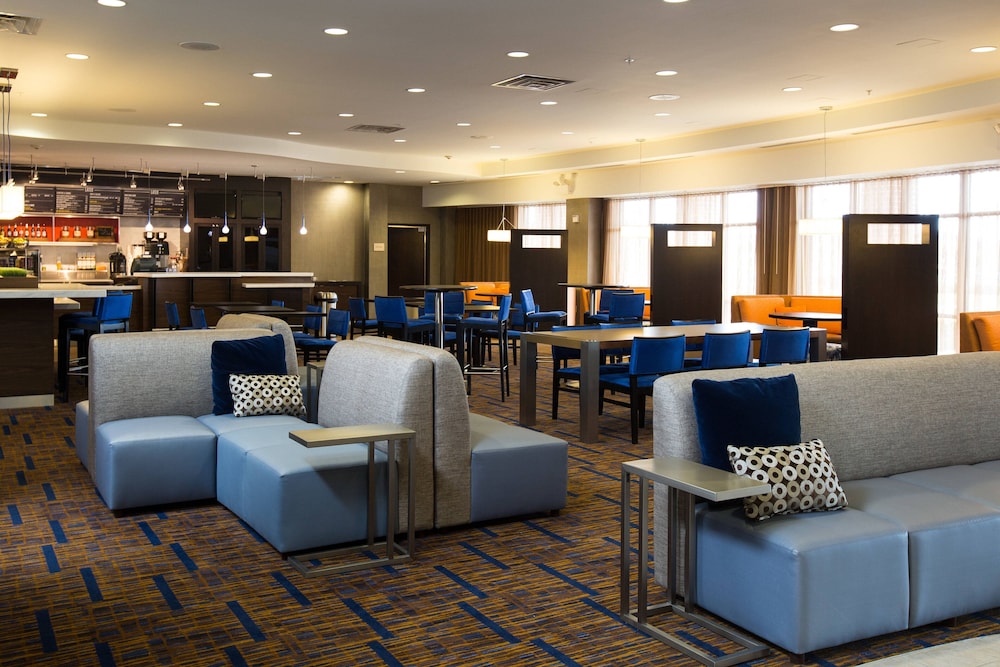 Courtyard by Marriott Winchester Medical Center 33/50
