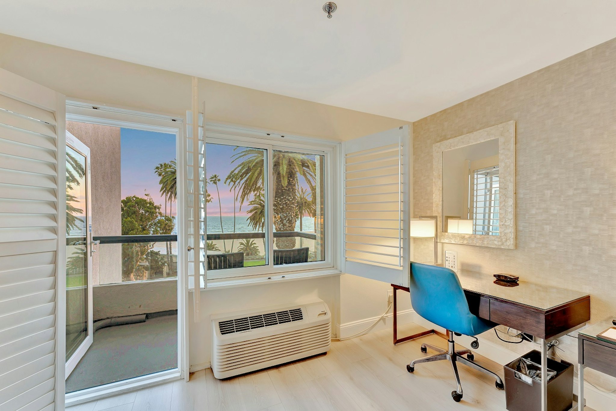 Ocean View Hotel 70/70