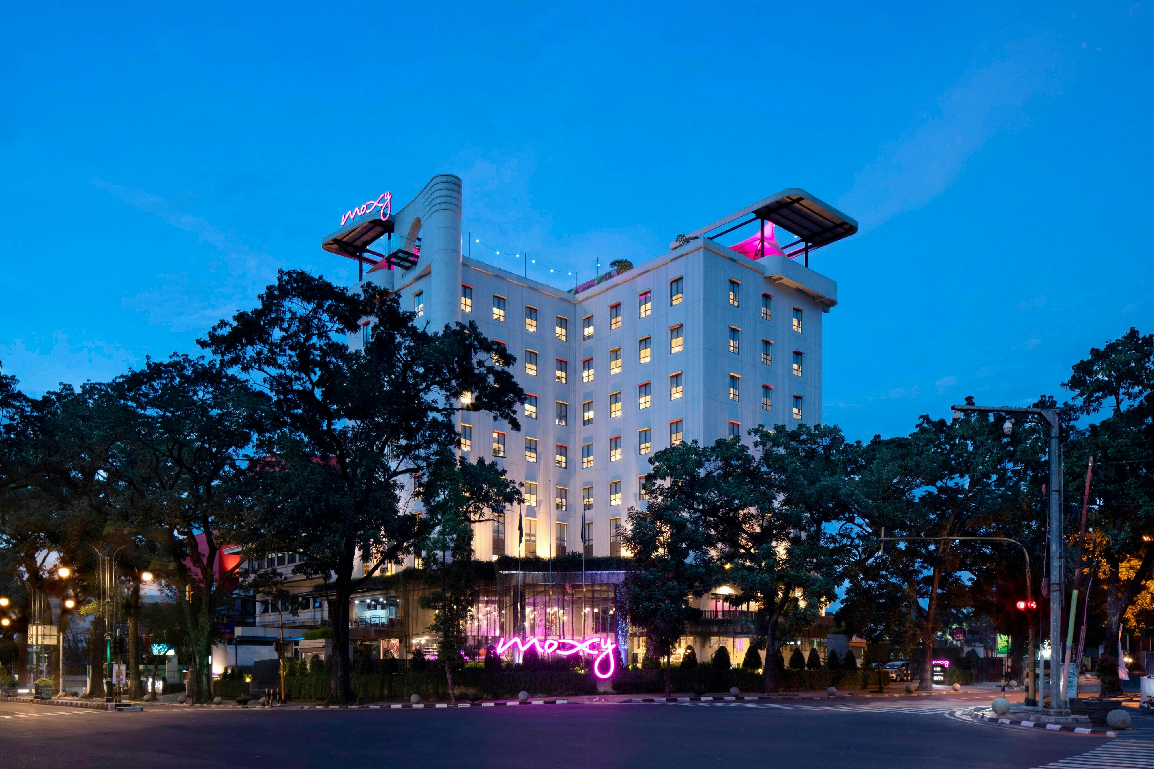 Moxy Bandung 2/15