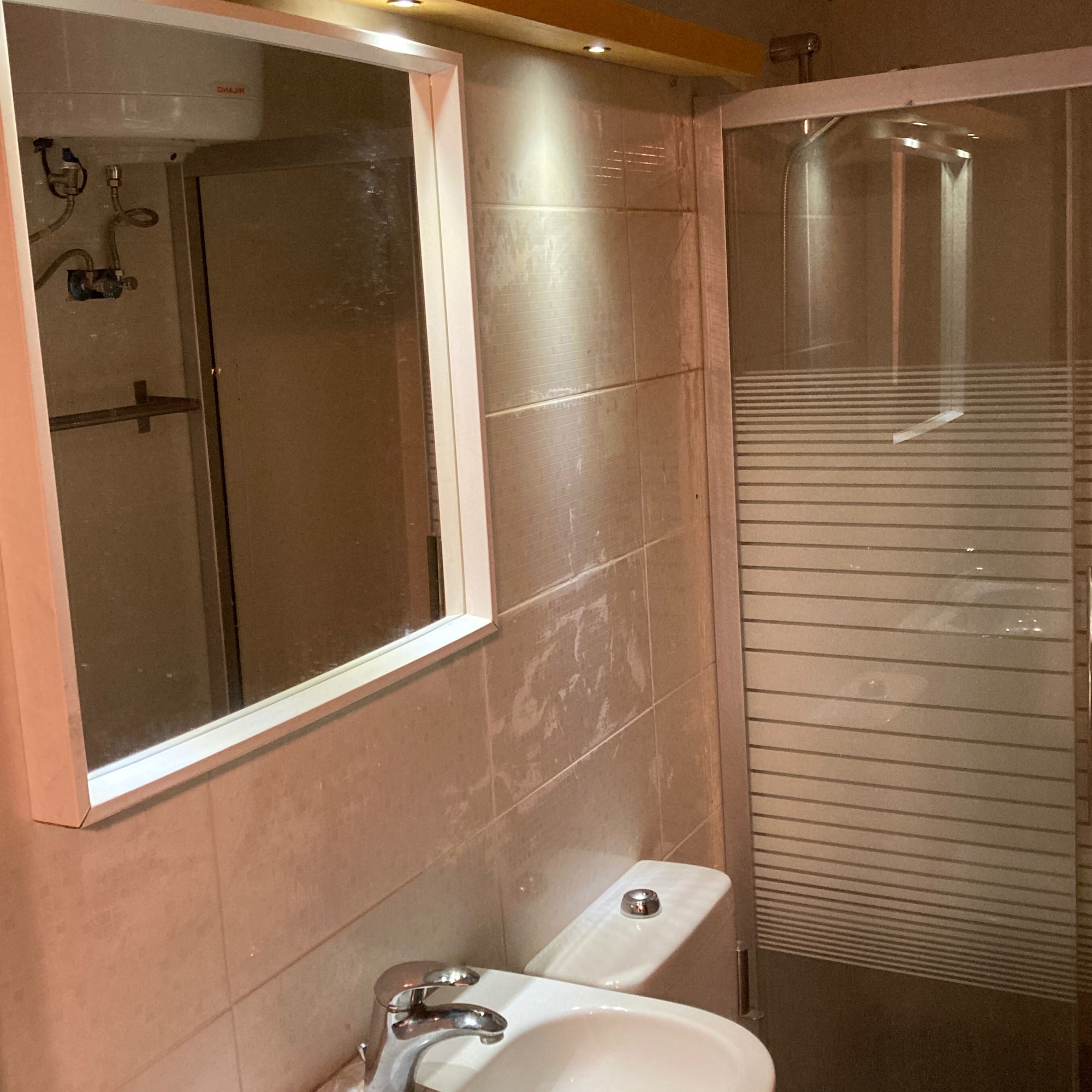 1 BEDROOM, FAMILY, APARTMENT