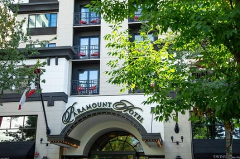 The Paramount Hotel 9/64
