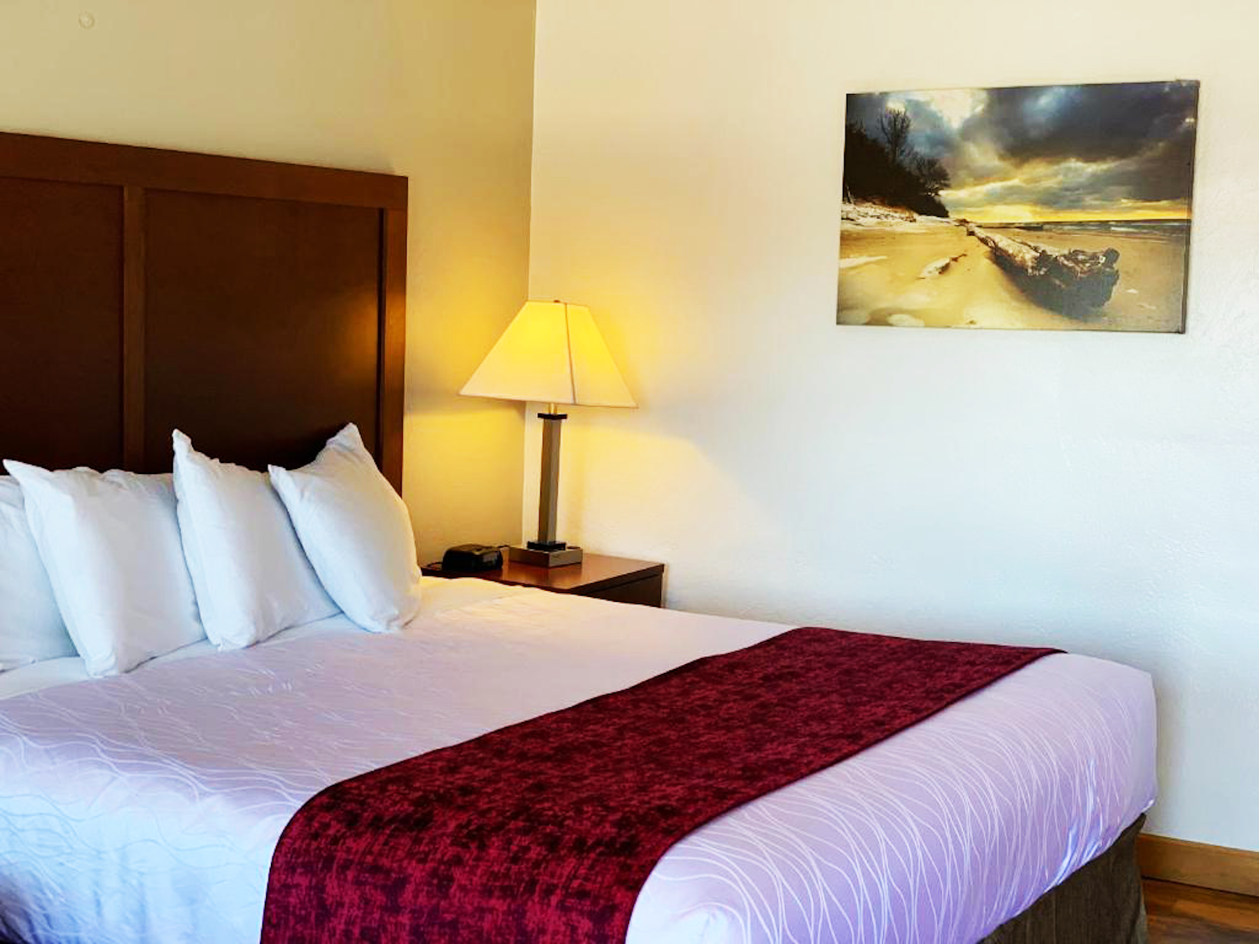 Red Carpet Inn Medford 24/36
