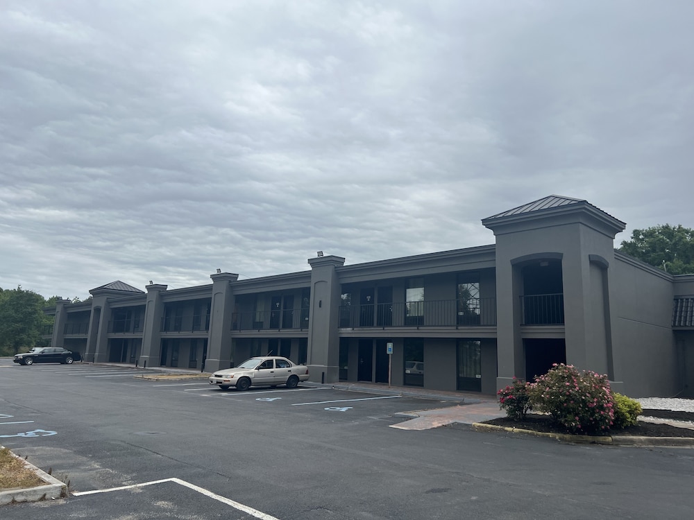 Travelodge by Wyndham Suffolk 1/15
