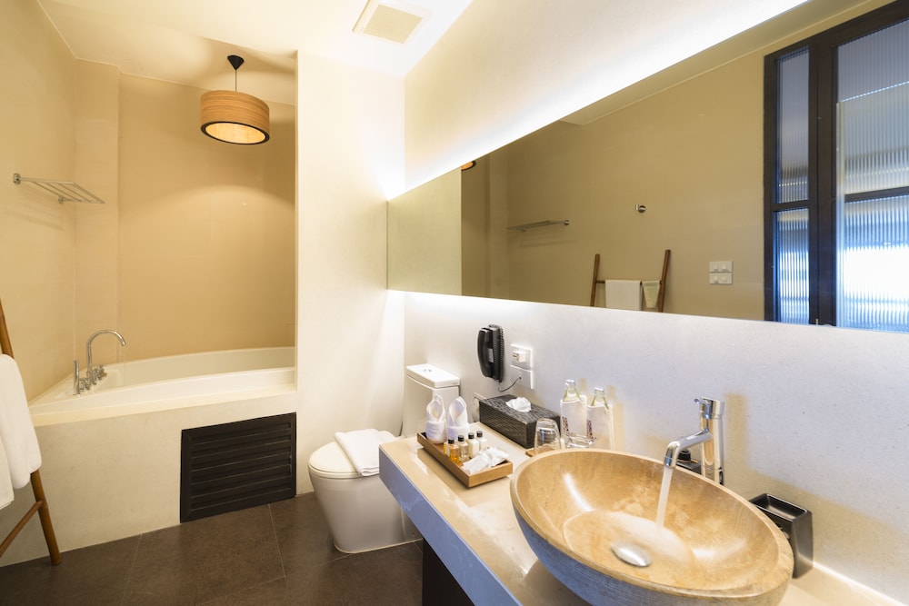 2 Bedroom Suite Seaview, The Sea Koh Samui Resort & Residences by Tolani 4/4