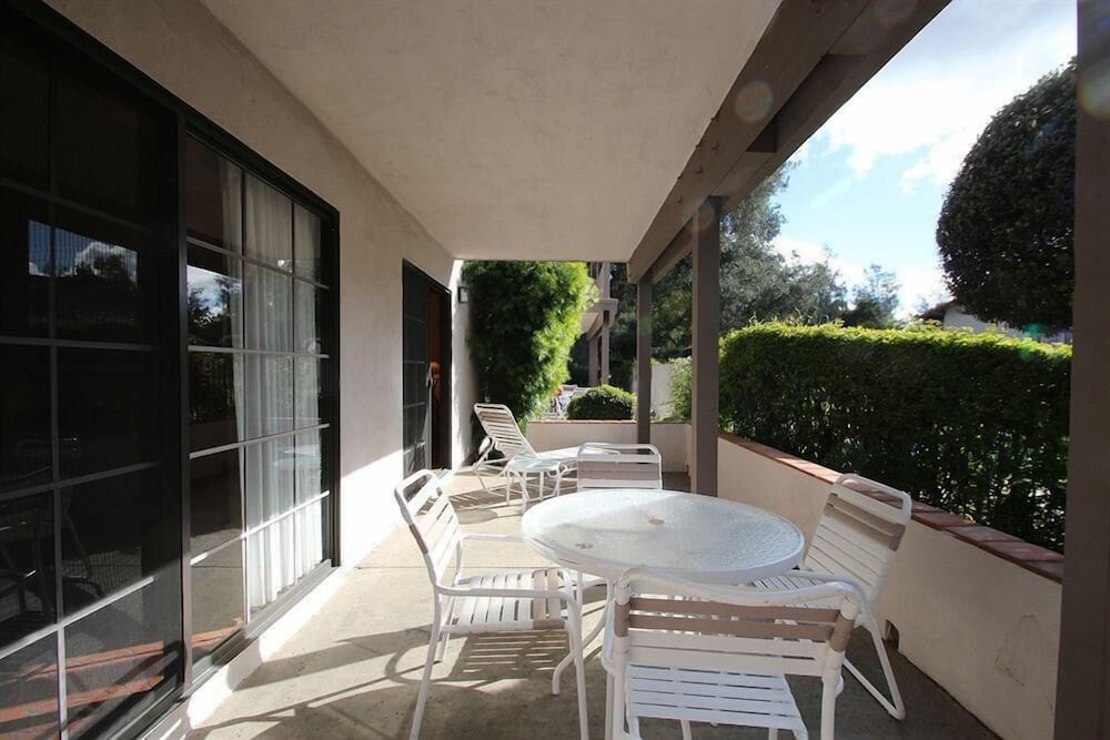 Riviera Oaks Resort & Racquet Club 30/76