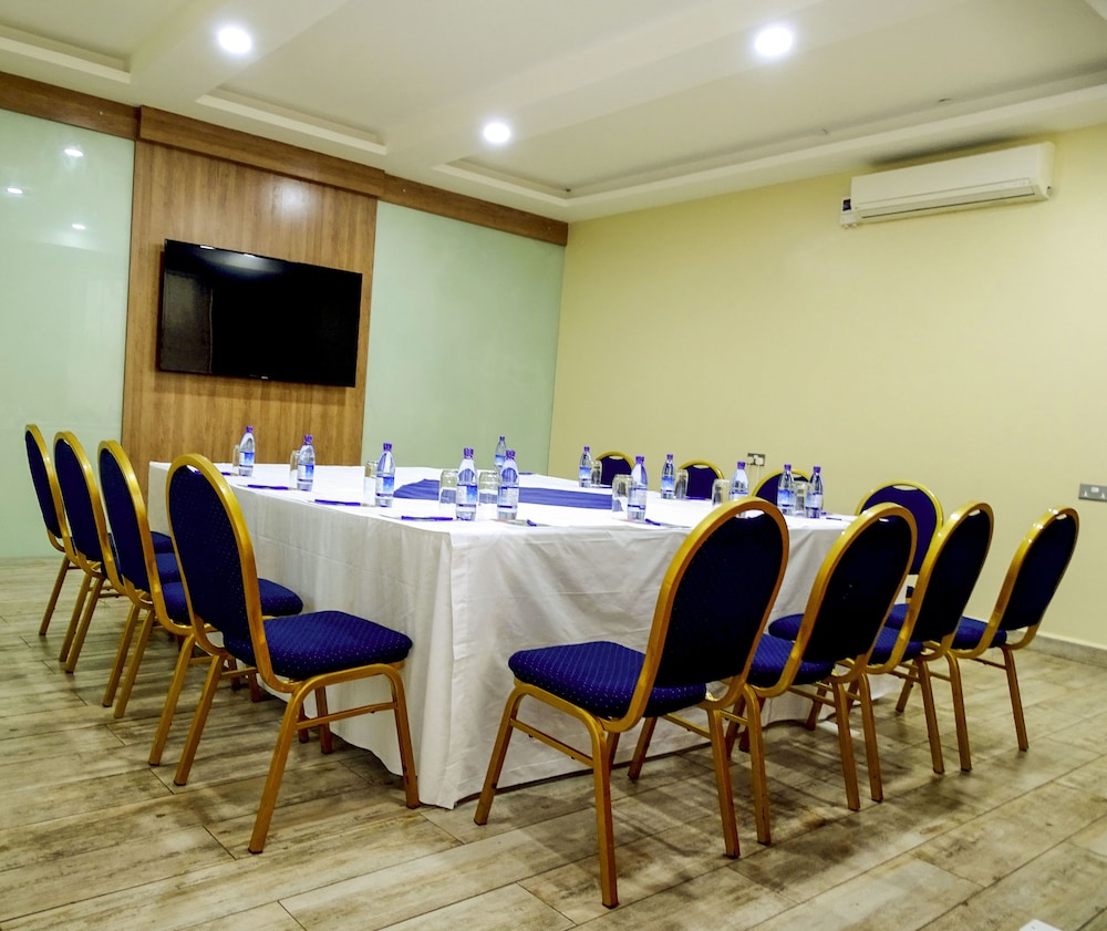 Fairway Hotel and Spa 35/47