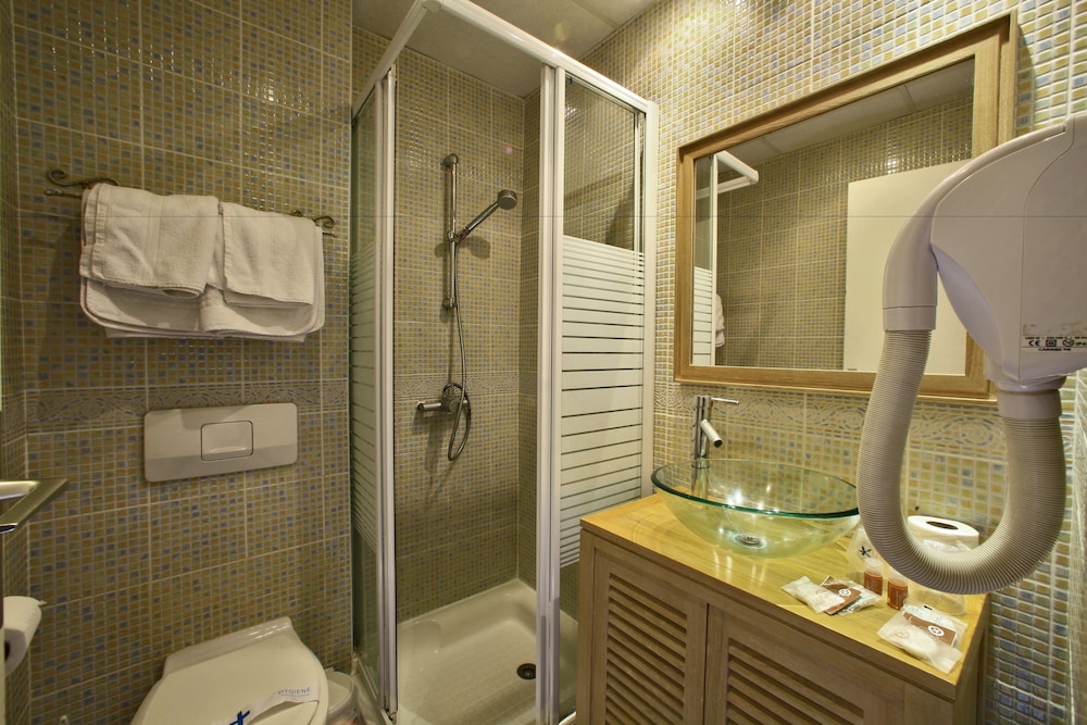 Hotel the Originals de Bordeaux Bergerac 19/68