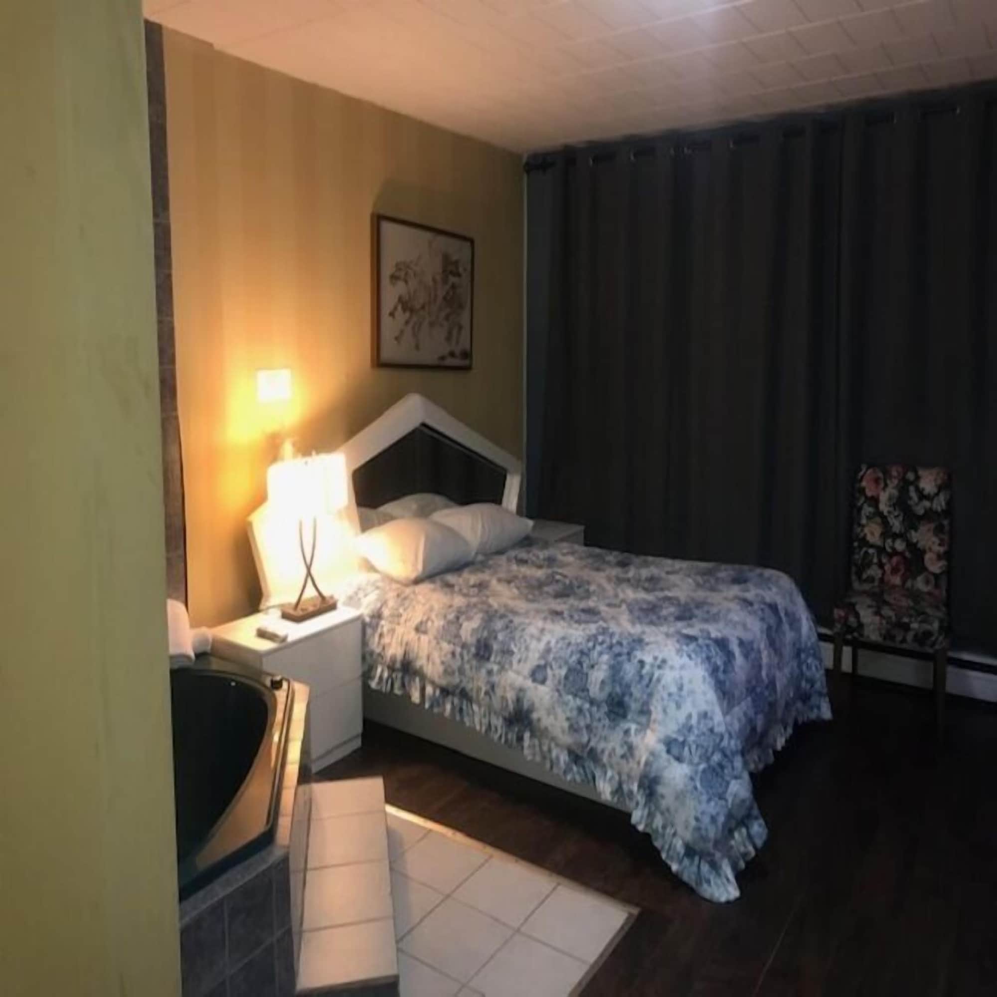 1 BEDROOM, ROMANTIC