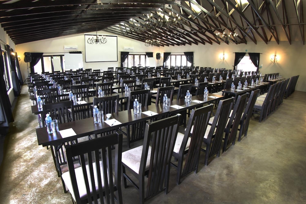 Accolades Boutique Venue 31/49