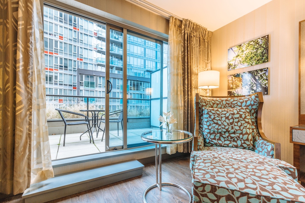 Hotel Blu Vancouver 54/74