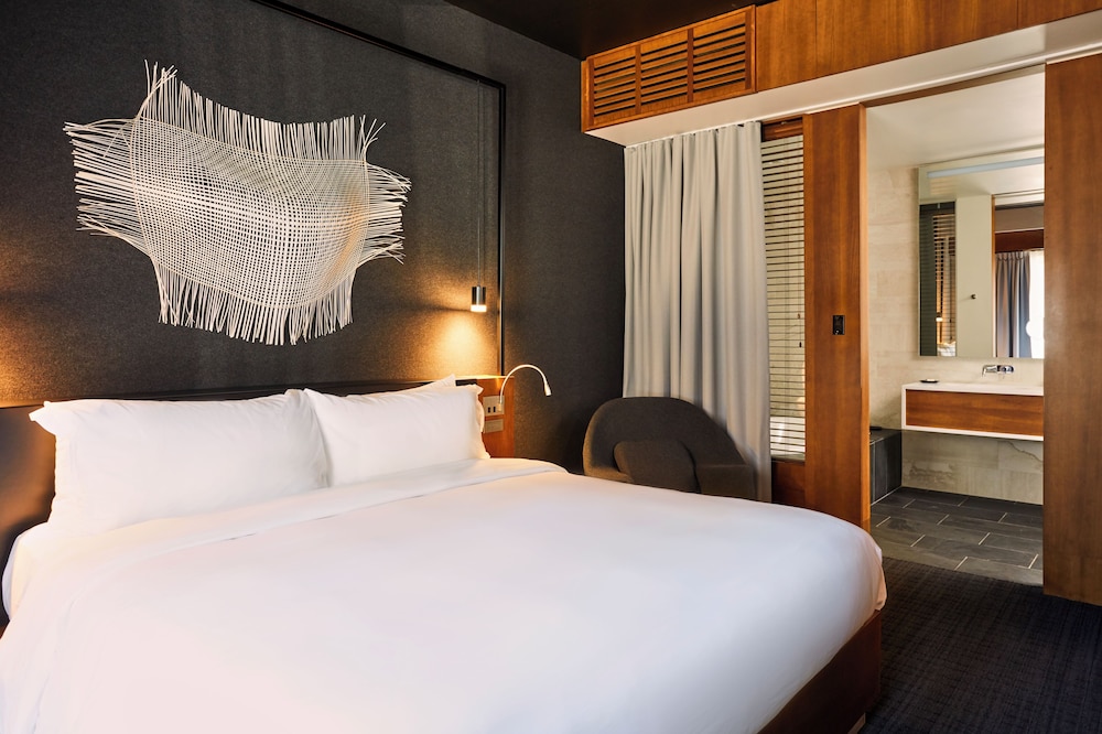 PRESTIGE, LUXURY, KING BED
