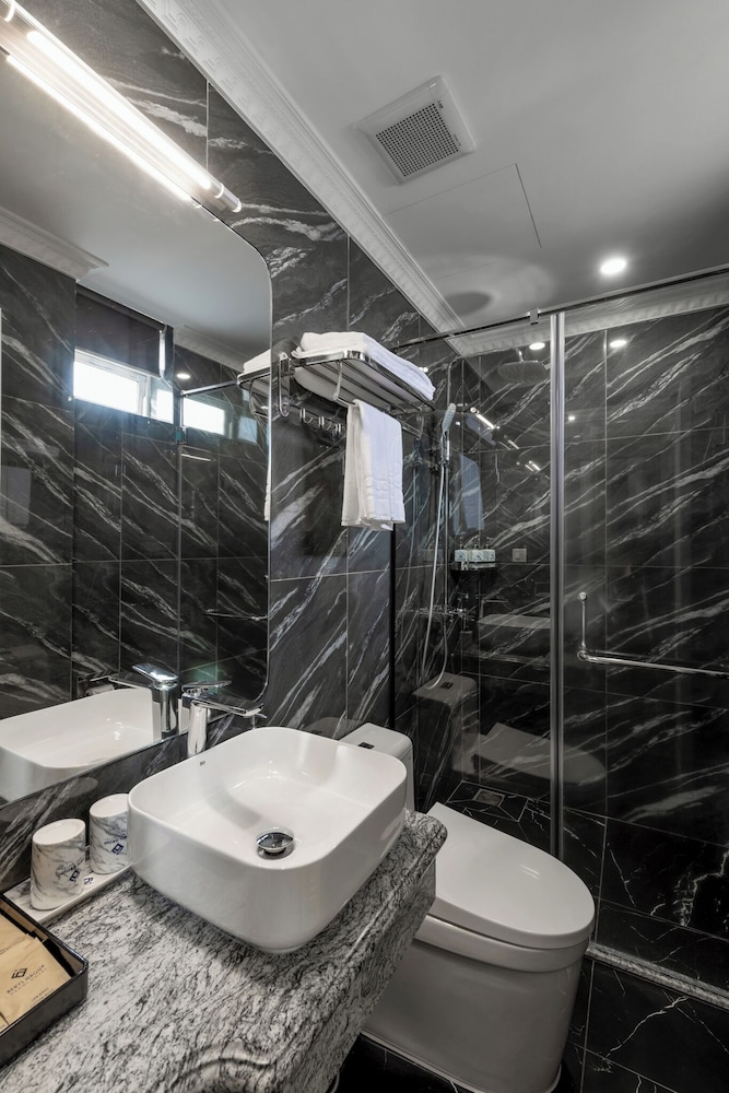 Avani Central Hotel Hanoi 25/28