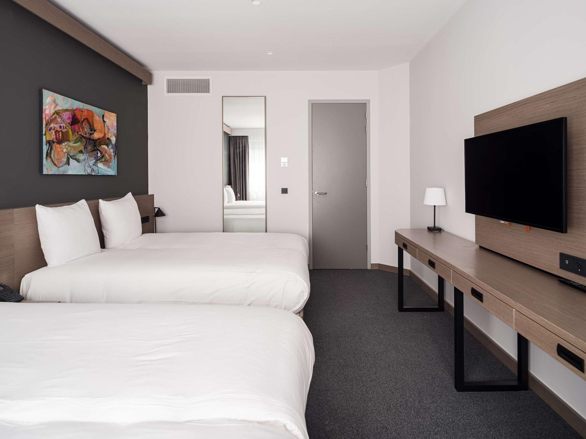 Suite, Multiple Beds, Sofa, Kitchenette