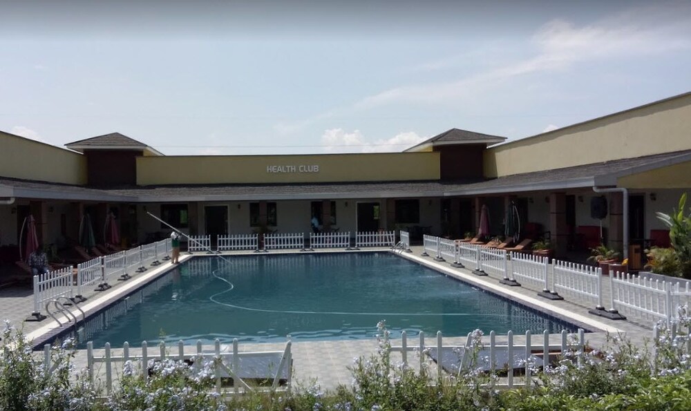 Courtyard International Hotel 39/40