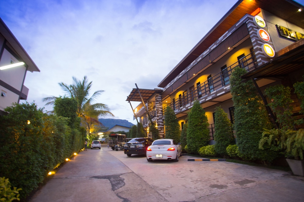 The Prince Hotel 23/25
