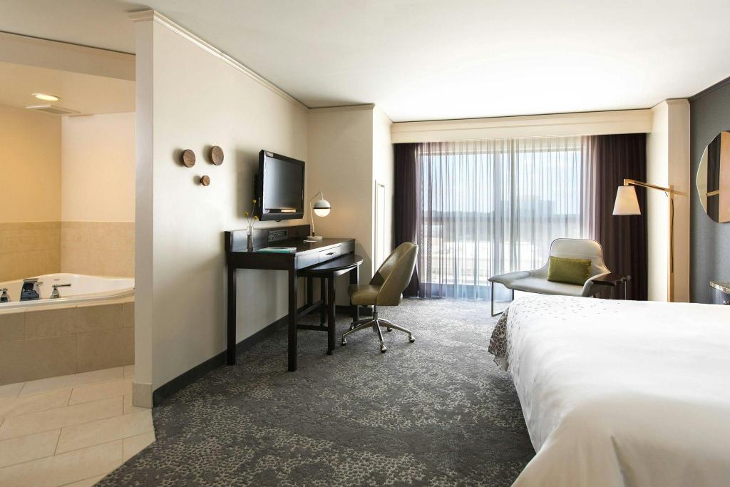 Spa, Guest Room, King Bed, Jetted Tub