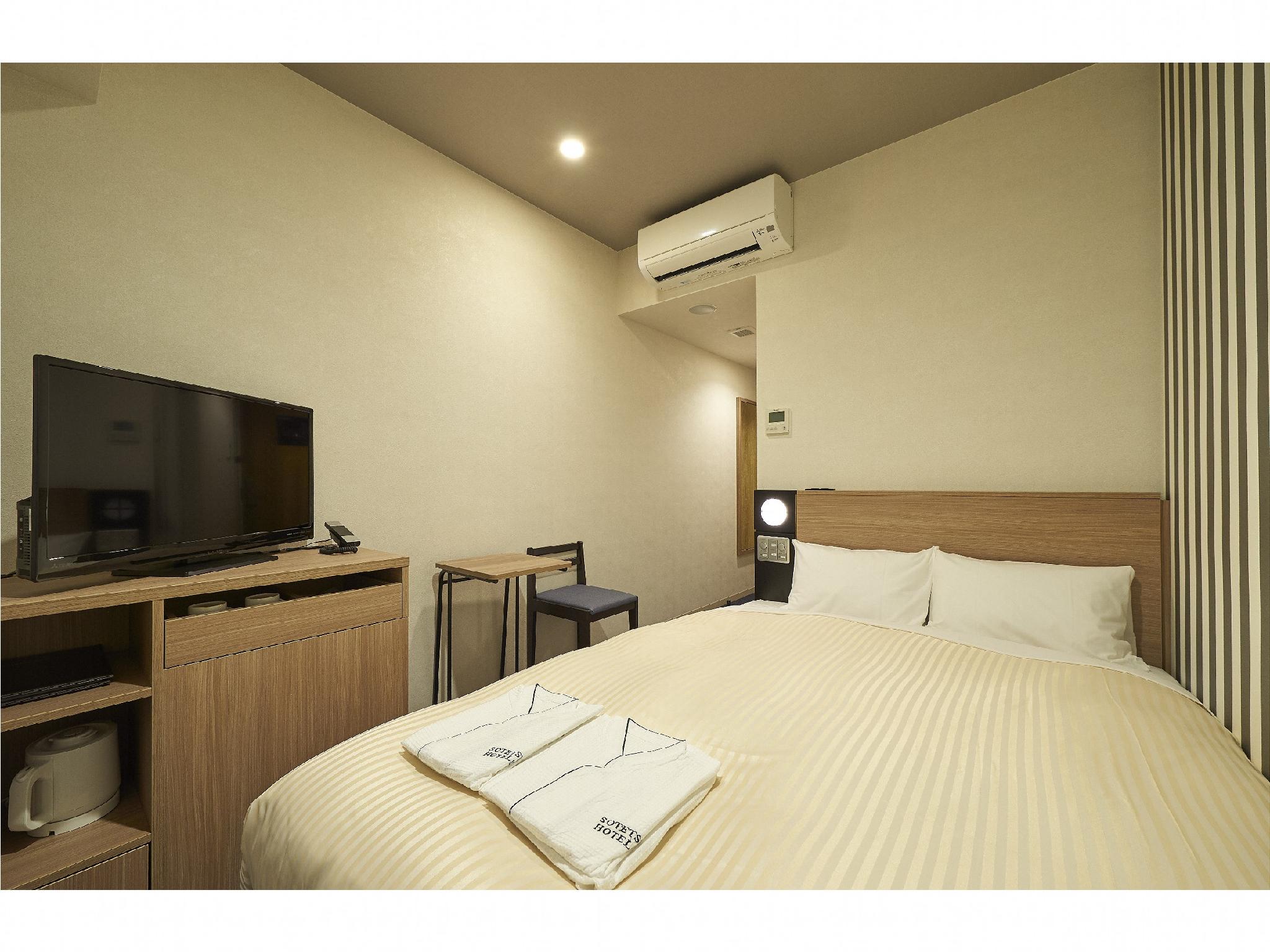 Water, Double Bed
