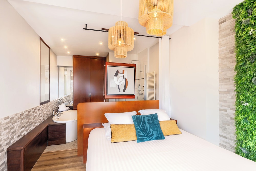 جناح جونيور بسرير كوين بإطلالة على البحر بشرفة، Best Western Plus La Rade 5/10