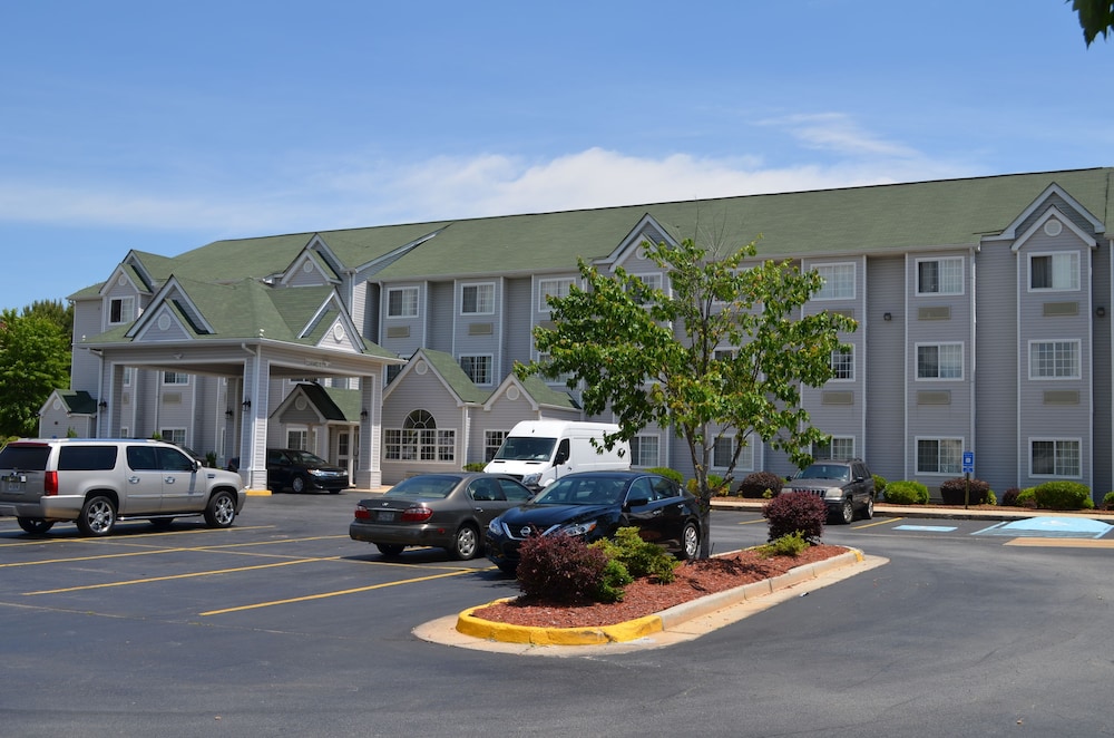 Microtel Inn &amp; Suites by Wyndham Union City/Atlanta Airport 34/37