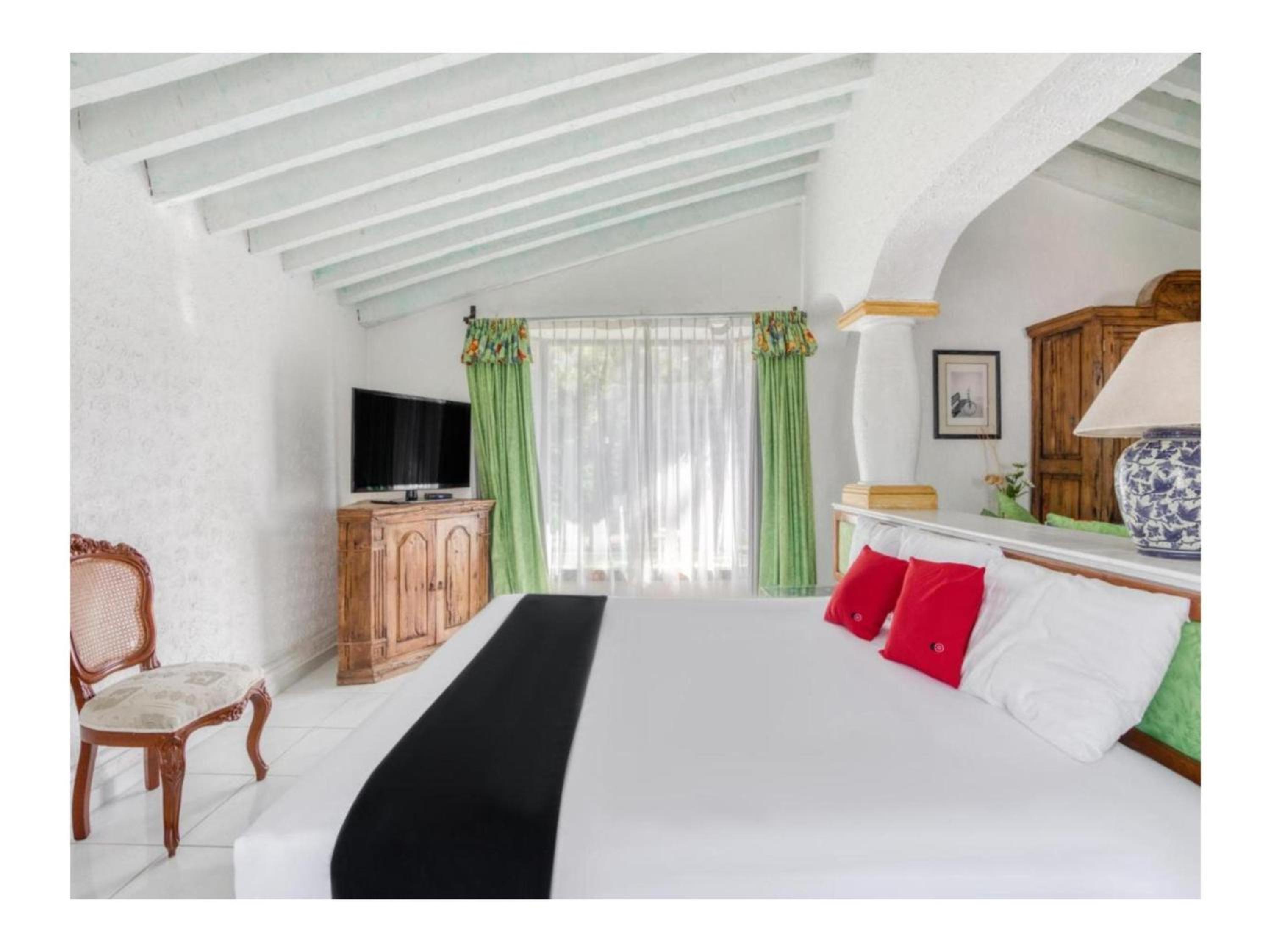 Deluxe, King Bed