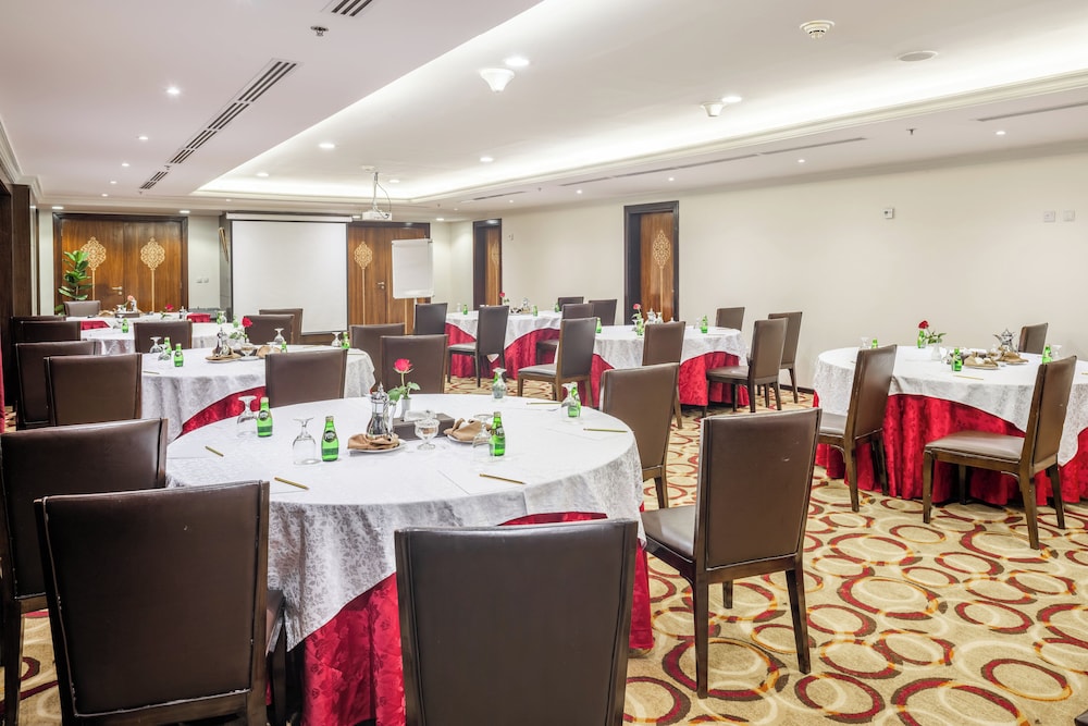 شركة طيبة المدينة الفندقية(Millennium Taiba Hotel) 68/77
