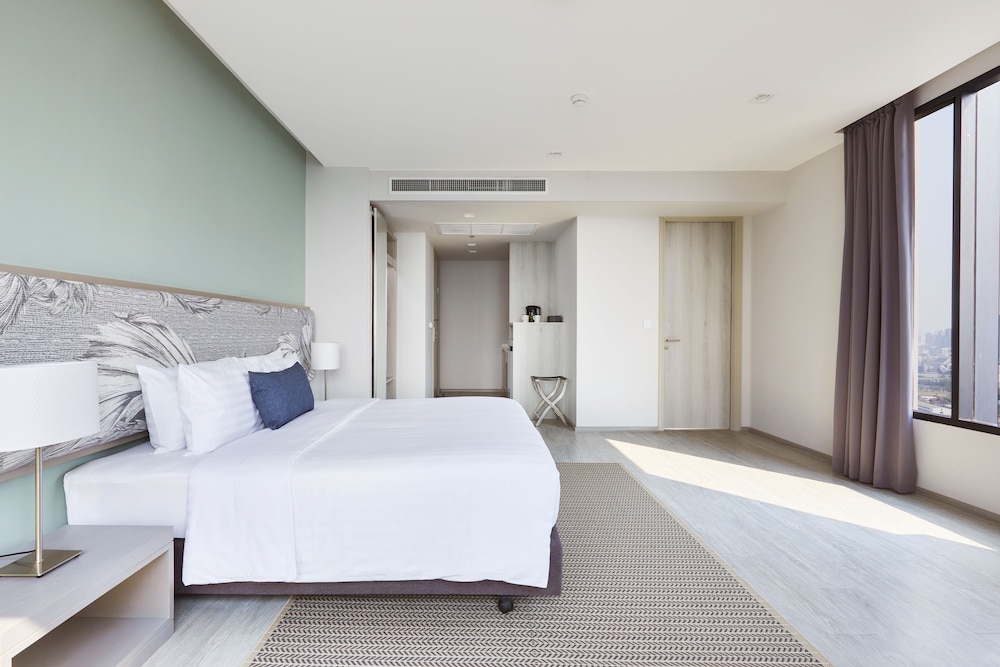 The Quarter Hotel Ari 15/50
